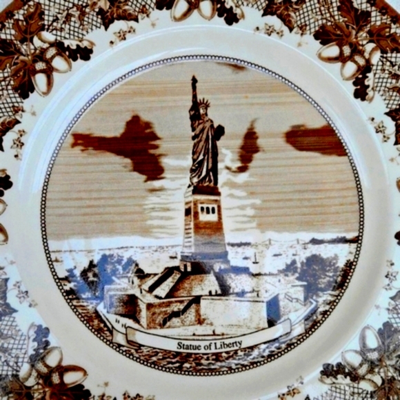New York,New York! The Statue of Liberty in the 1800s Porcelain Plate England - Picture 1 of 4
